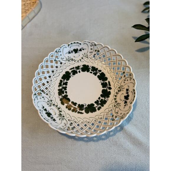 Meissen Pierced Bowl Vine Pattern ivy grape leaves pattern - Picture 1 of 5